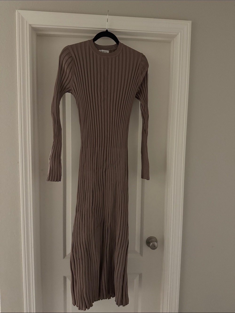 Worth collective Long sleeve ribbed maxi, bump friendly/ Medium - Picture 2 of 4
